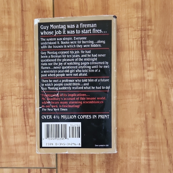 's Fahrenheit 451 - Special Book Club Edition - Picture 2 of 3